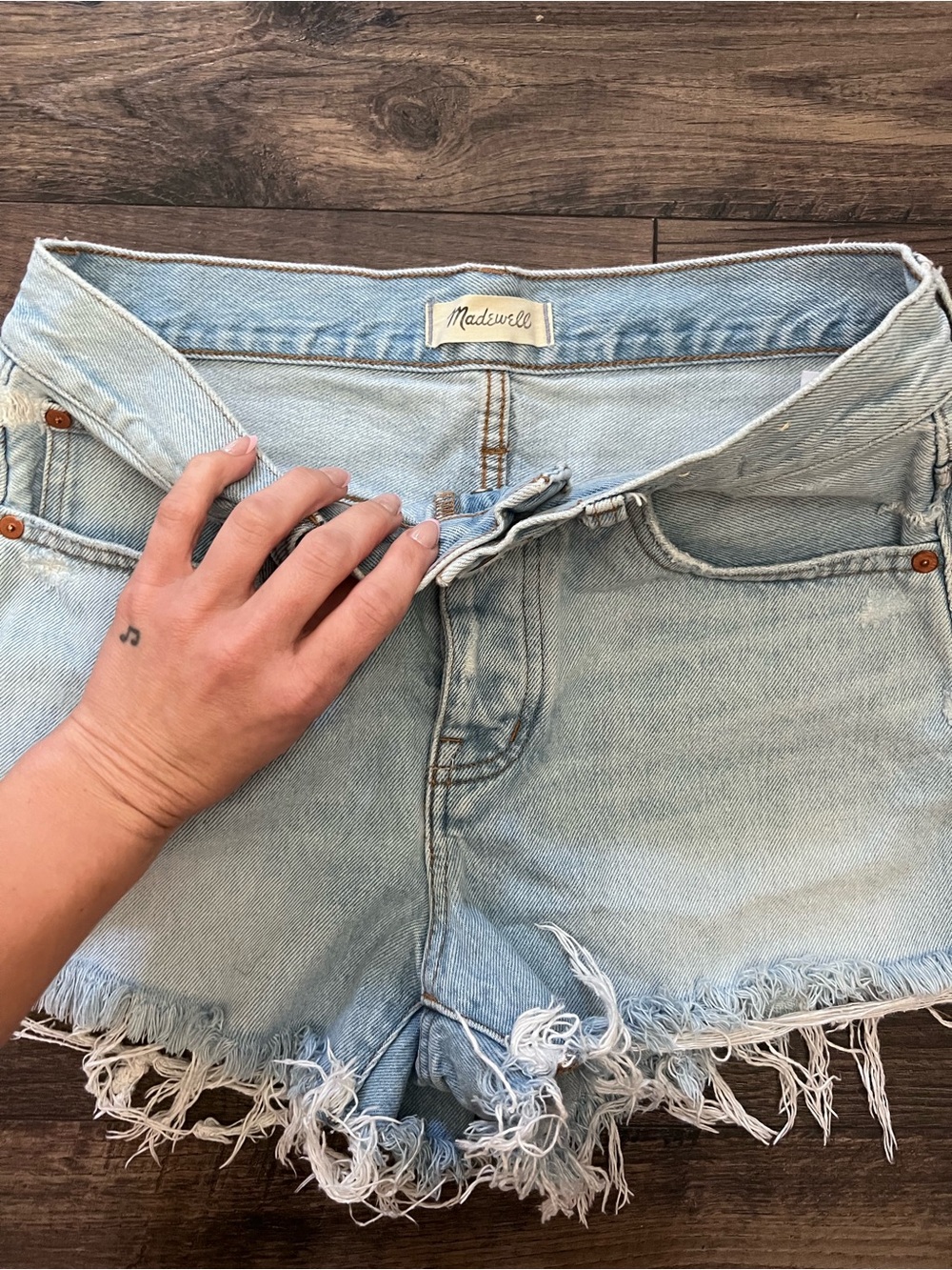 Madewell Relaxed Denim Shorts - Picture 7 of 11